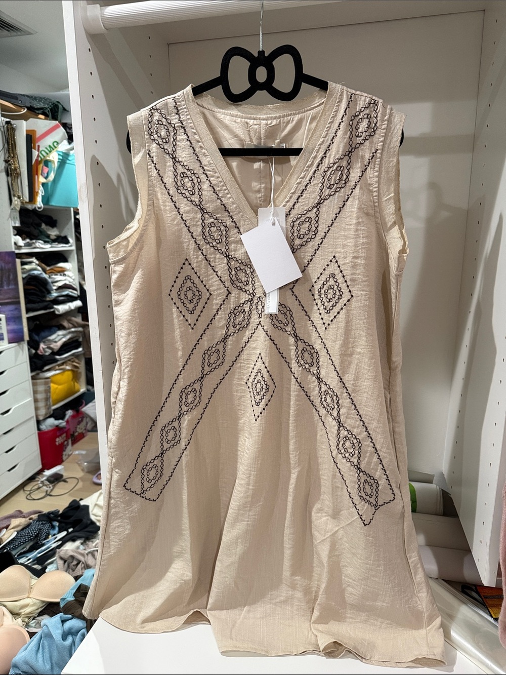 Women's Cream Embroidered V-Neck Sleeveless Top